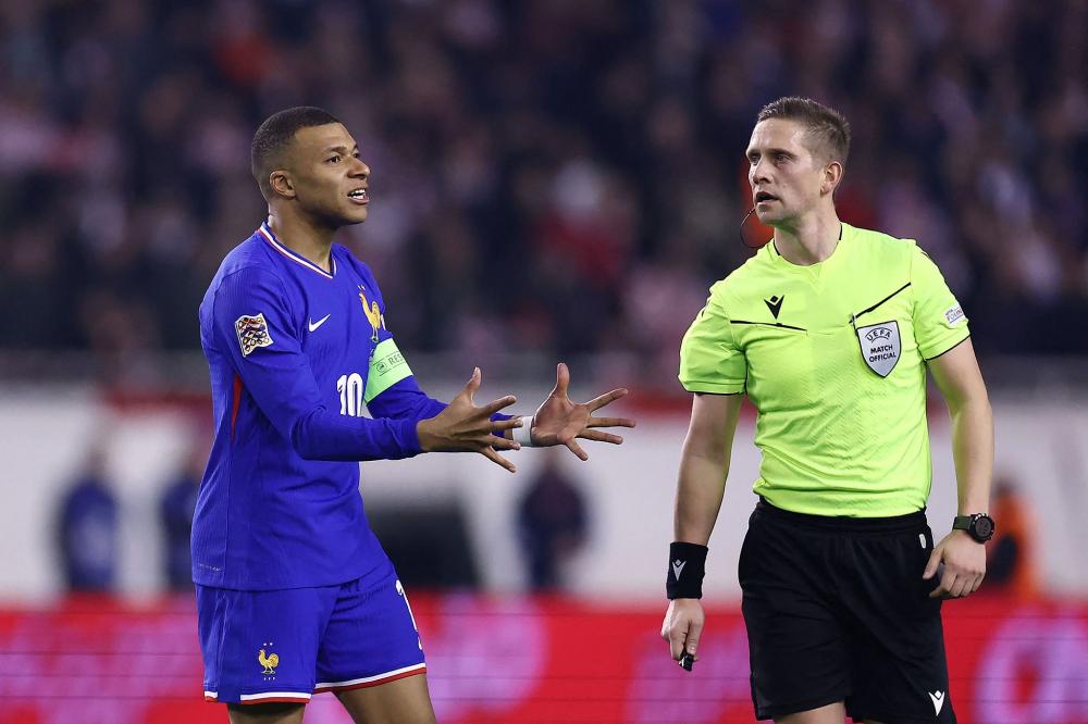 特德斯科：德布劳内能发现其他人发现不了的空当，并传出好球