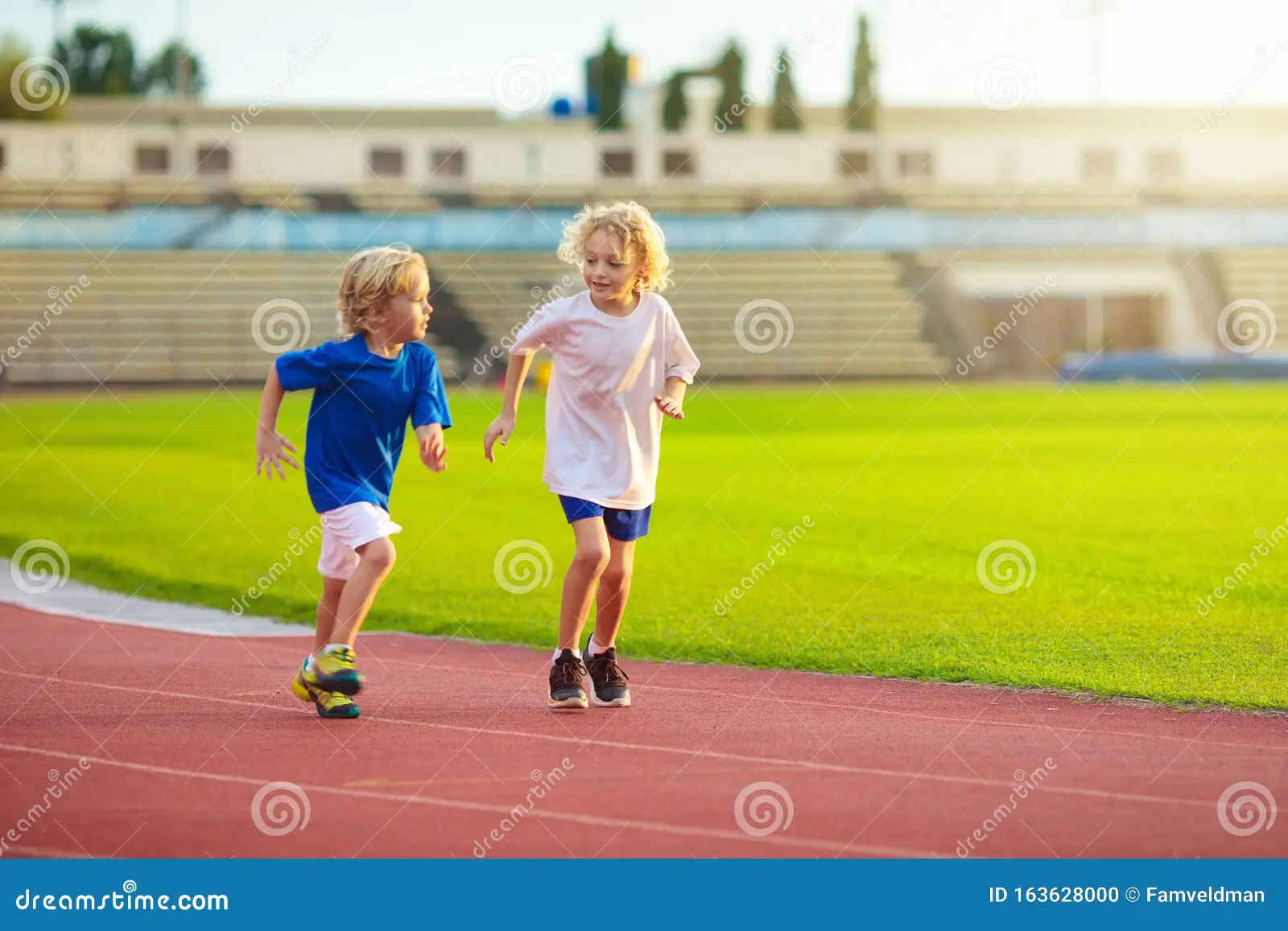 日媒：日本国门铃木彩艳预计13日在日本接受手指骨折手术